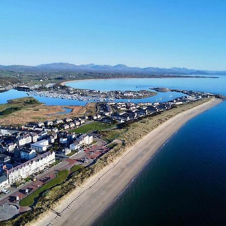 Beach Front Apartment Pwllheli Buitenkant foto